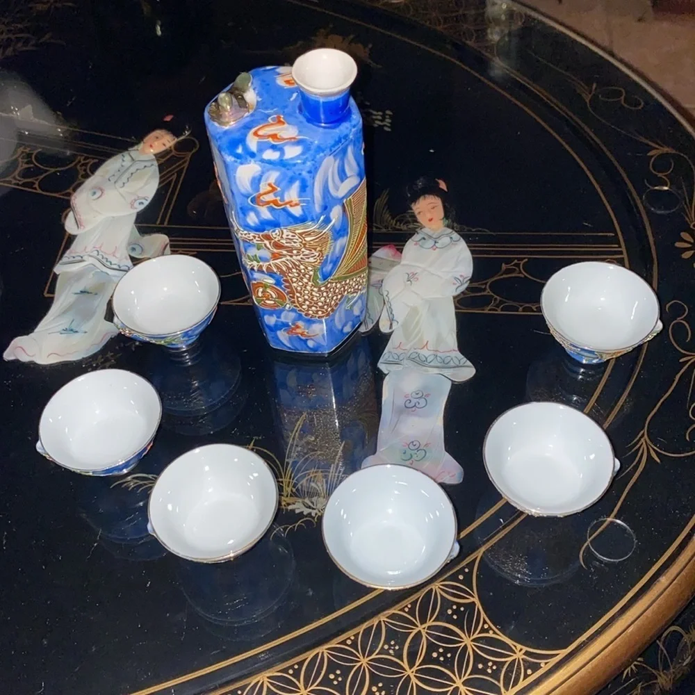 Vintage Moriage Dragonware Sake Set- 7 Pieces